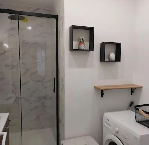 La Chouette Dans L'arbre - T2 Sur Cour Au Calme